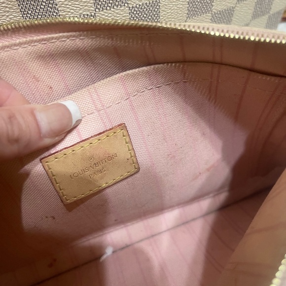 Louis Vuitton Tan and Cream Checkered Tote - Picture 9 of 16